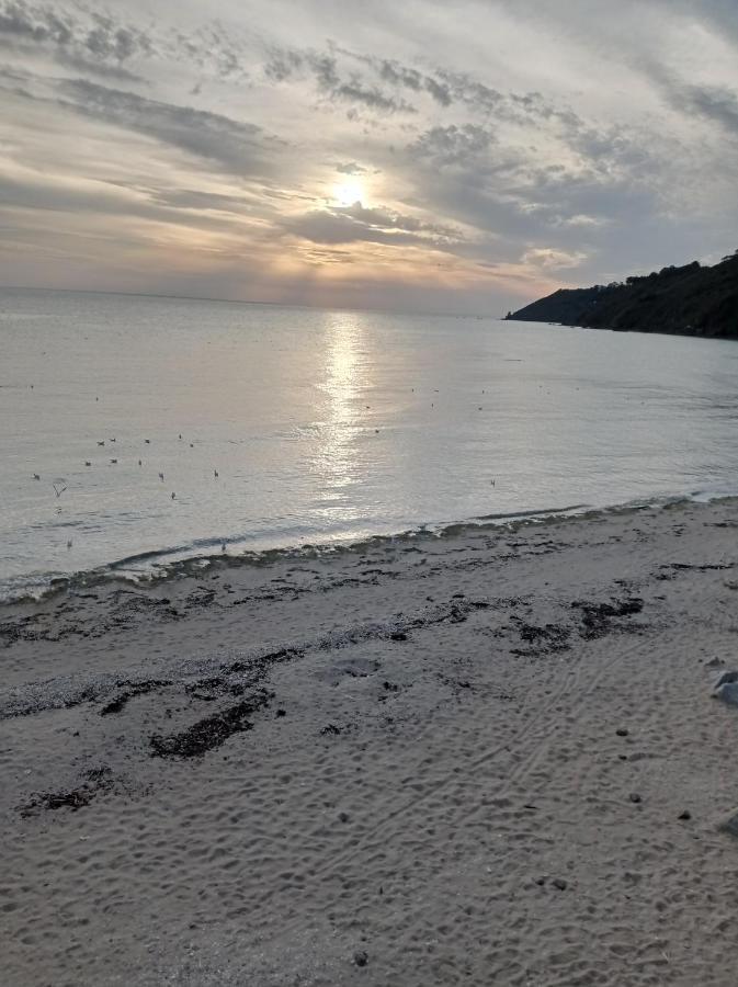 A L'Abri Des Vents Bed and Breakfast Saint-Jean-le-Thomas Εξωτερικό φωτογραφία