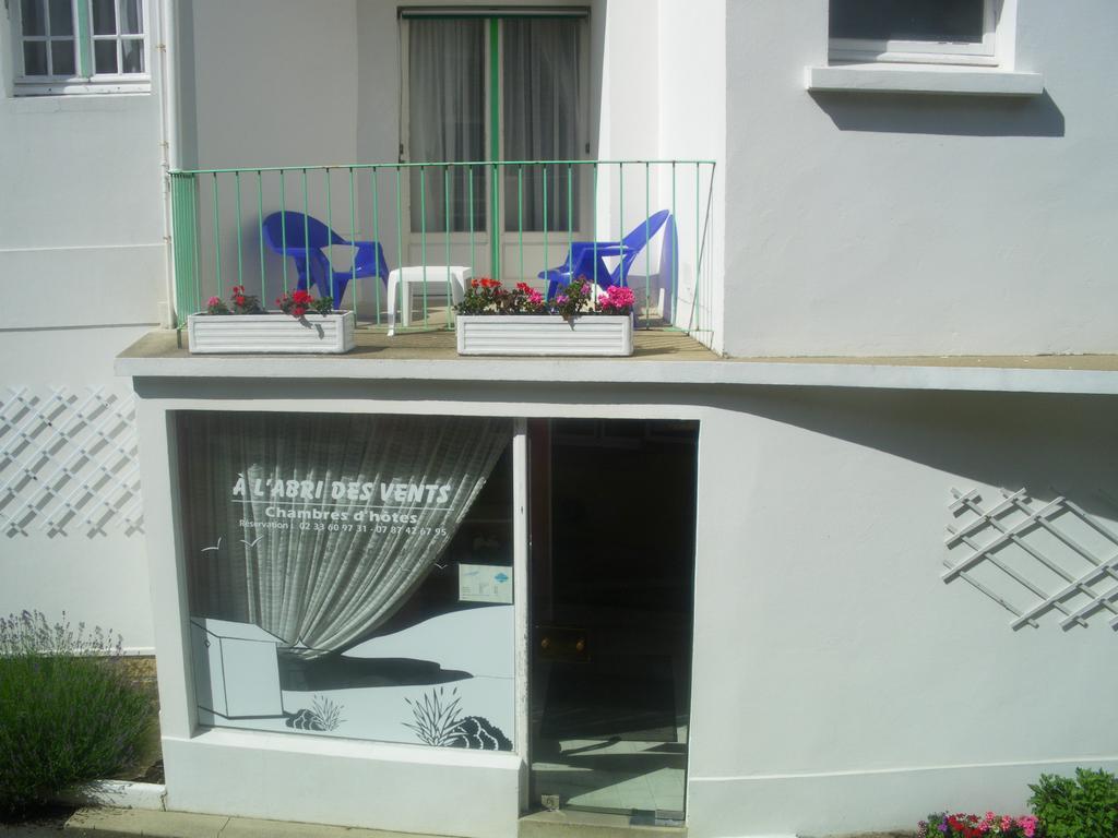 A L'Abri Des Vents Bed and Breakfast Saint-Jean-le-Thomas Δωμάτιο φωτογραφία